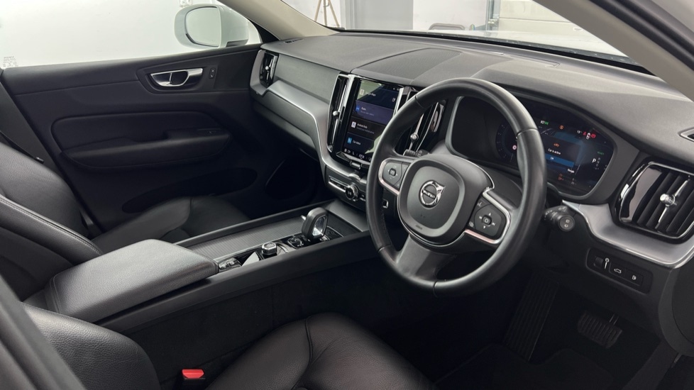 Used Volvo XC60 2021 for sale - 76851153: Photo 4