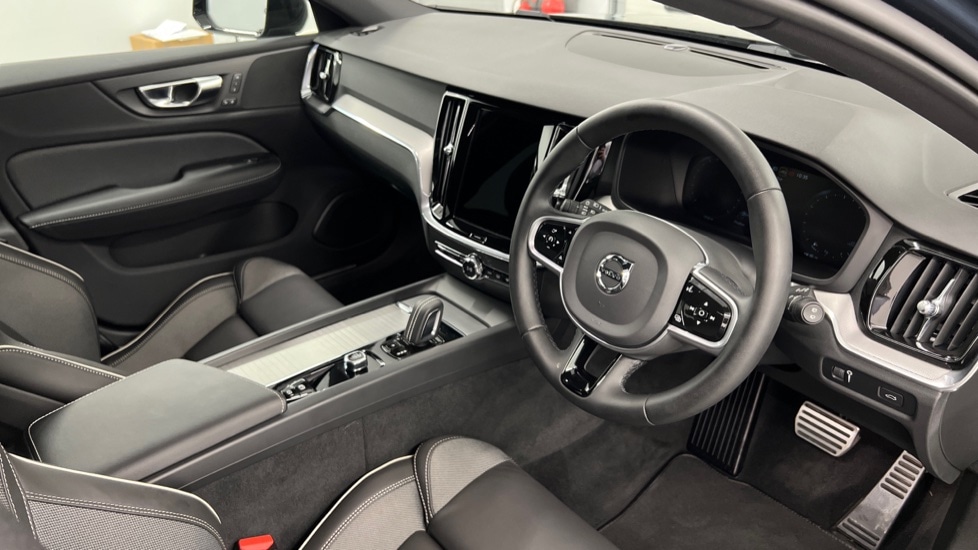 Used Volvo V60 2022 for sale - 78066865: Photo 5