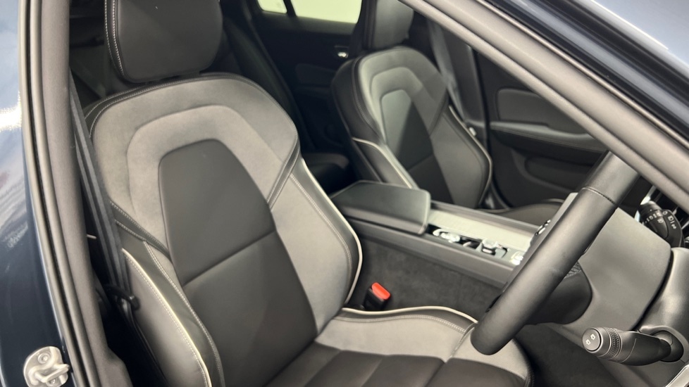 Used Volvo V60 2022 for sale - 78066865: Photo 9