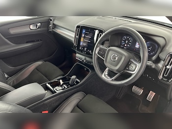 Used Volvo XC40 2021 for sale - 79325420: Photo