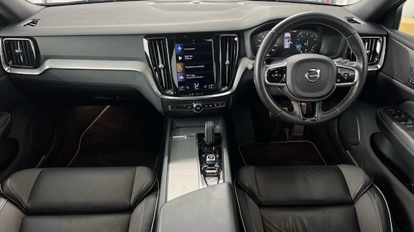 Used Volvo V60 2020 for sale - 76234112: Photo 5