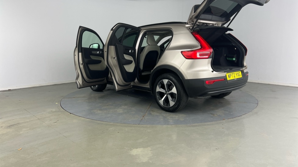 Used Volvo XC40 2022 for sale - 77241123: Photo 37