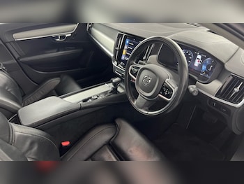 Used Volvo V90 2020 for sale - 76804002: Photo