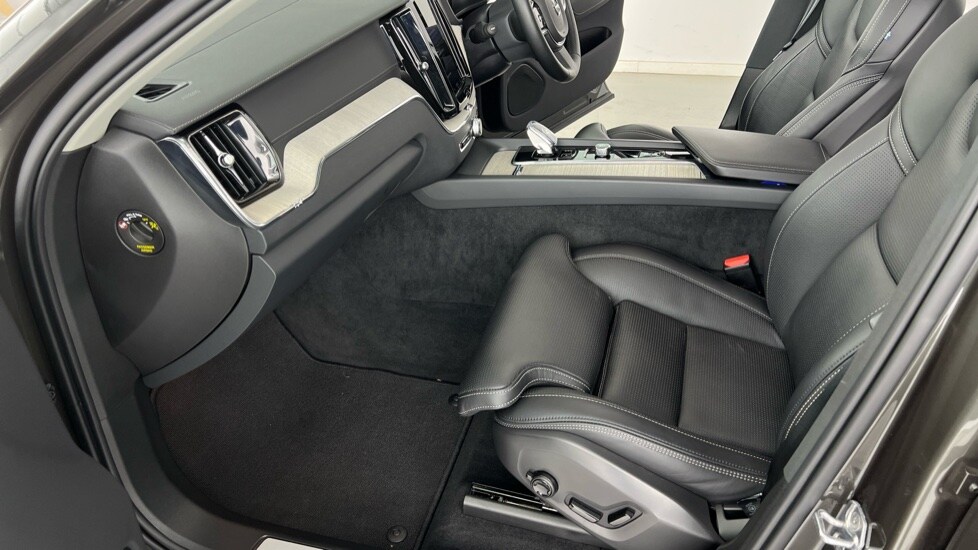 Used Volvo XC60 2021 for sale - 76098016: Photo 42