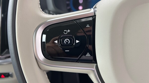 Used Volvo V60 2025 for sale - 75441168: Photo 16
