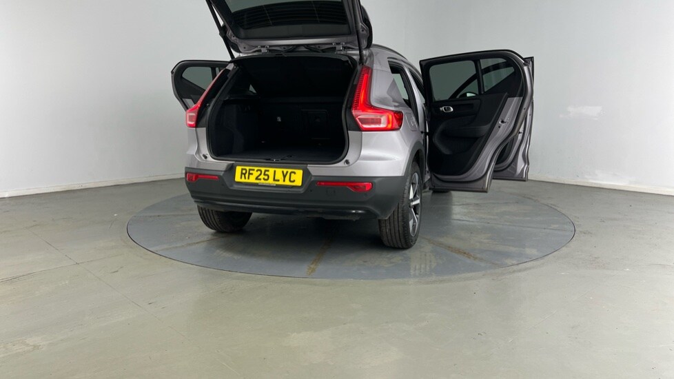 Used Volvo XC40 2025 for sale - 78128951: Photo 30