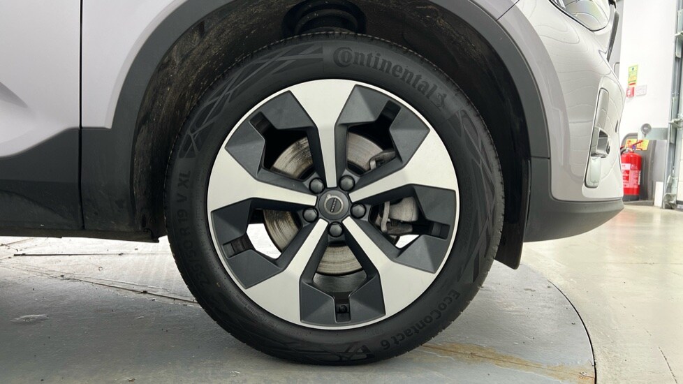 Used Volvo XC40 2025 for sale - 78128951: Photo 9