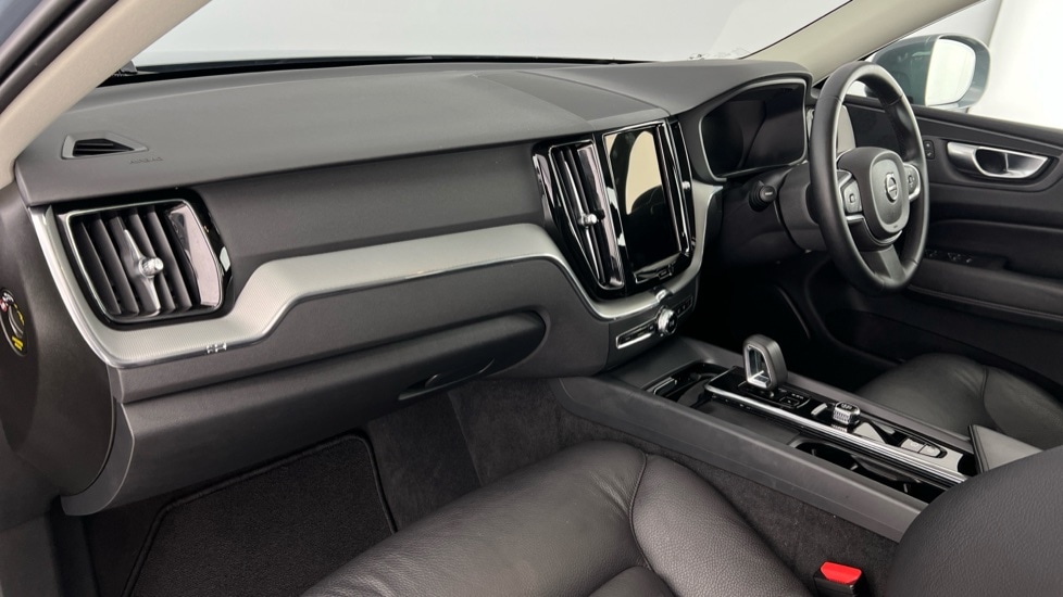 Used Volvo XC60 2023 for sale - 77397377: Photo 6