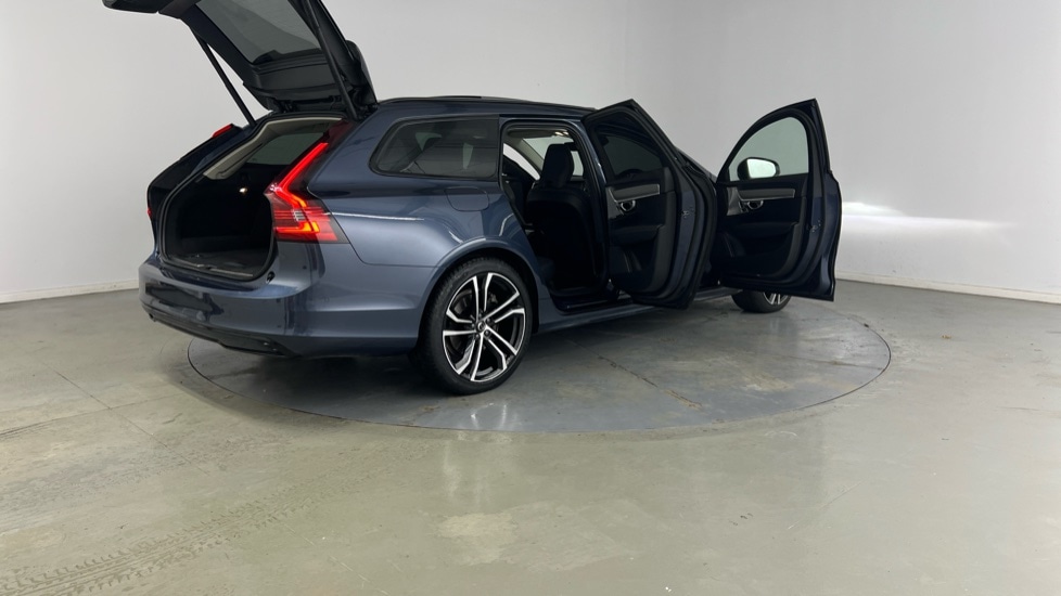 Used Volvo V90 2024 for sale - 76788216: Photo 30