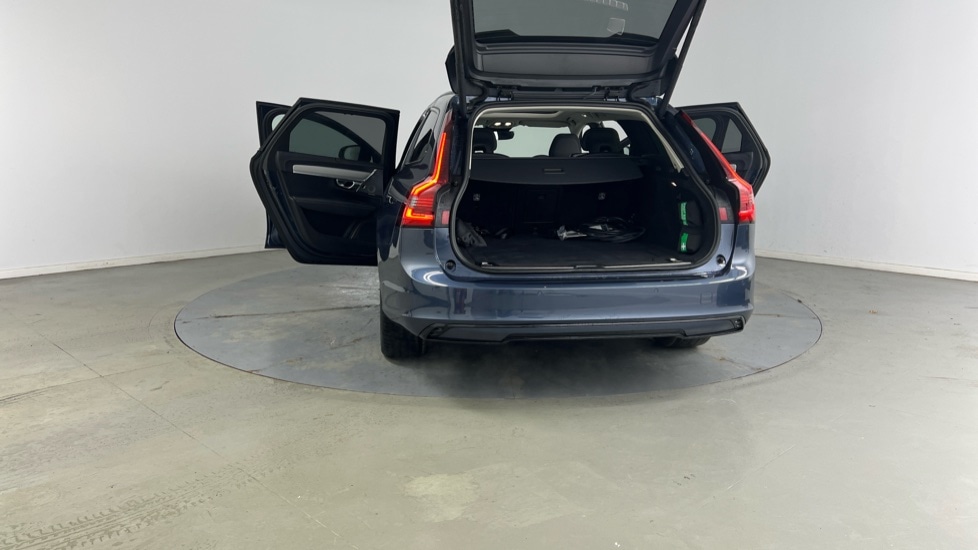 Used Volvo V90 2024 for sale - 76788216: Photo 34