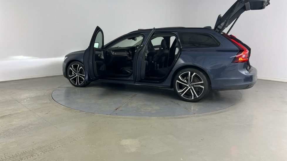 Used Volvo V90 2024 for sale - 76788216: Photo 38