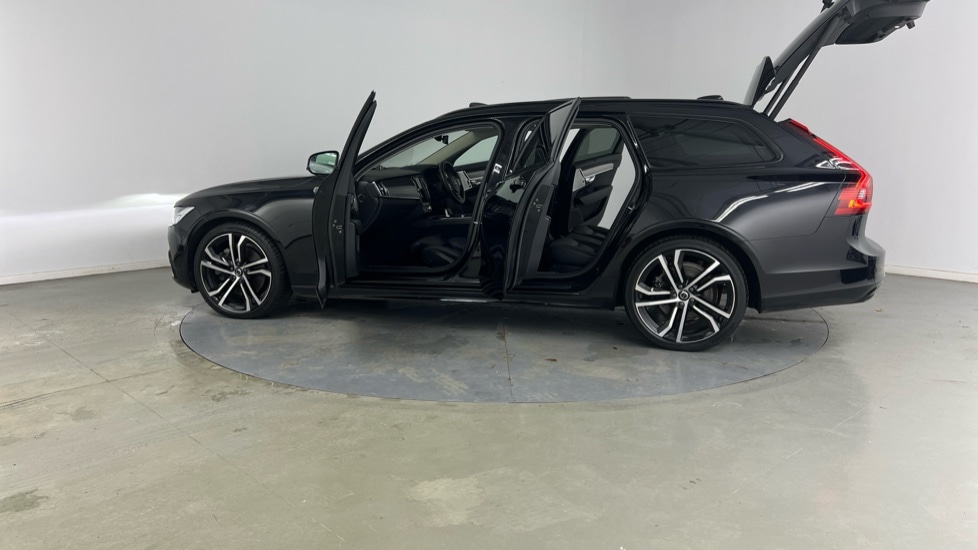 Used Volvo V90 2022 for sale - 76914906: Photo 37