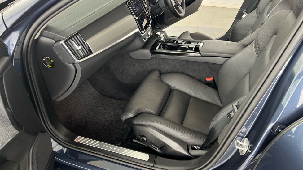 Used Volvo V90 2024 for sale - 77588418: Photo 43