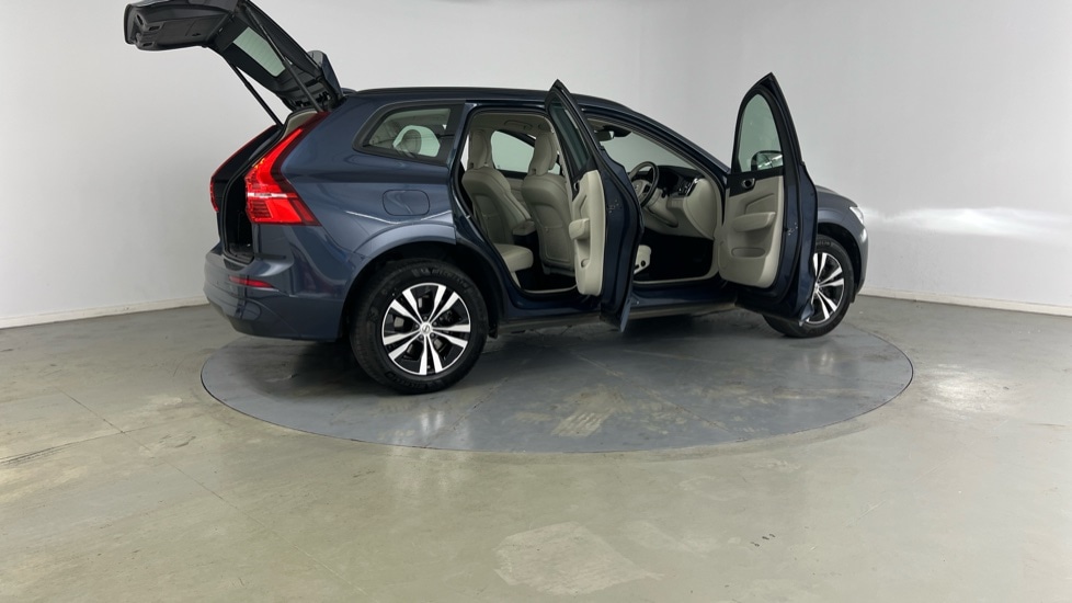 Used Volvo XC60 2023 for sale - 76104275: Photo 28