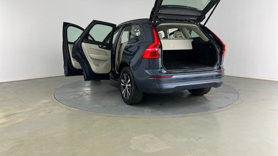 Used Volvo XC60 2023 for sale - 76104275: Photo 34