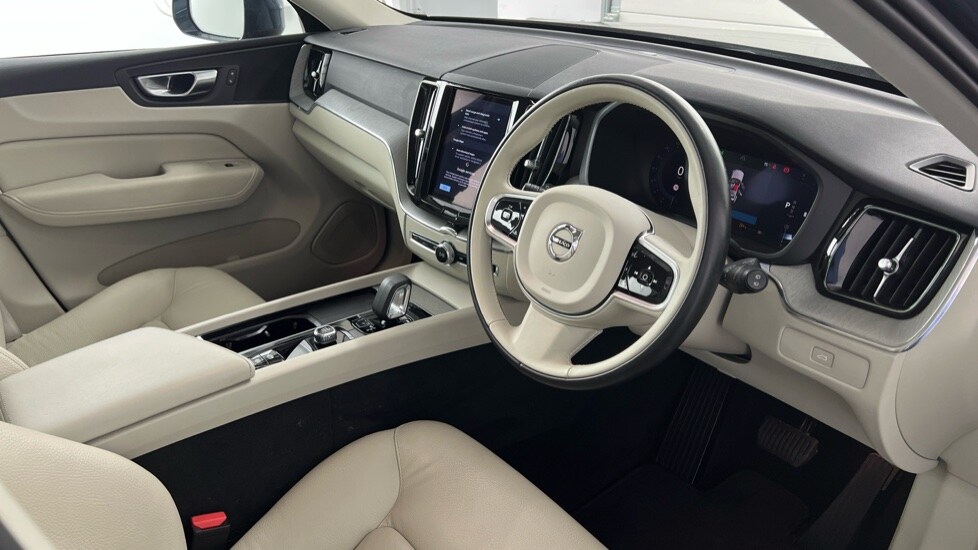 Used Volvo XC60 2023 for sale - 76104275: Photo 4