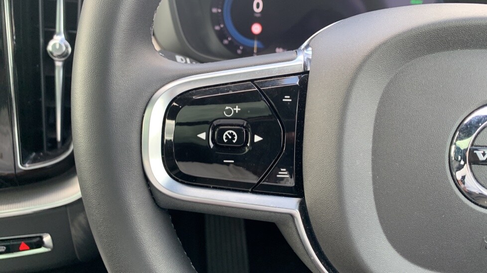 Used Volvo XC60 2021 for sale - 76379509: Photo 18