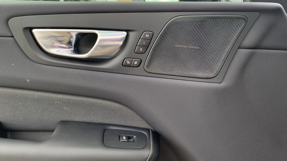 Used Volvo XC60 2021 for sale - 76379509: Photo 37