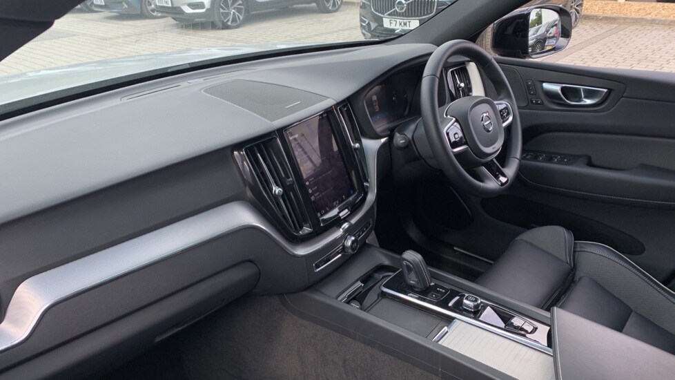 Used Volvo XC60 2021 for sale - 76379509: Photo 4