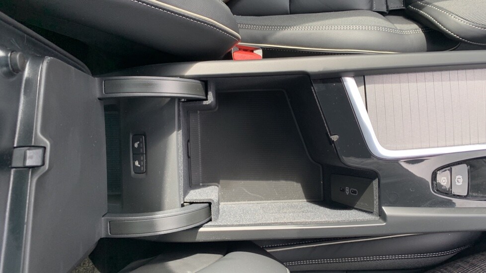 Used Volvo XC60 2021 for sale - 76379509: Photo 40