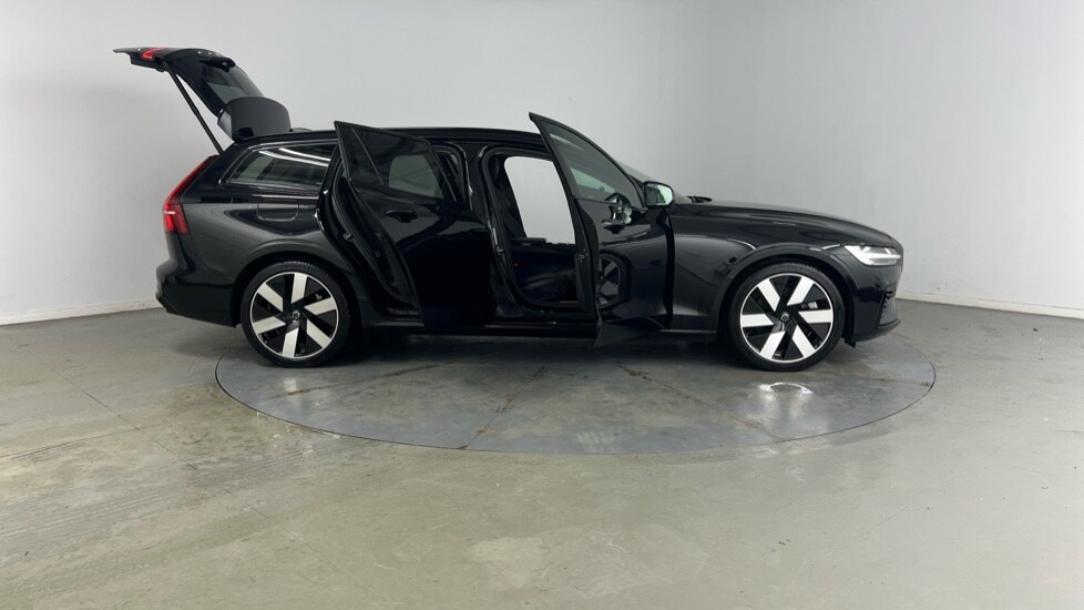 Used Volvo V60 2025 for sale - 76960021: Photo 25