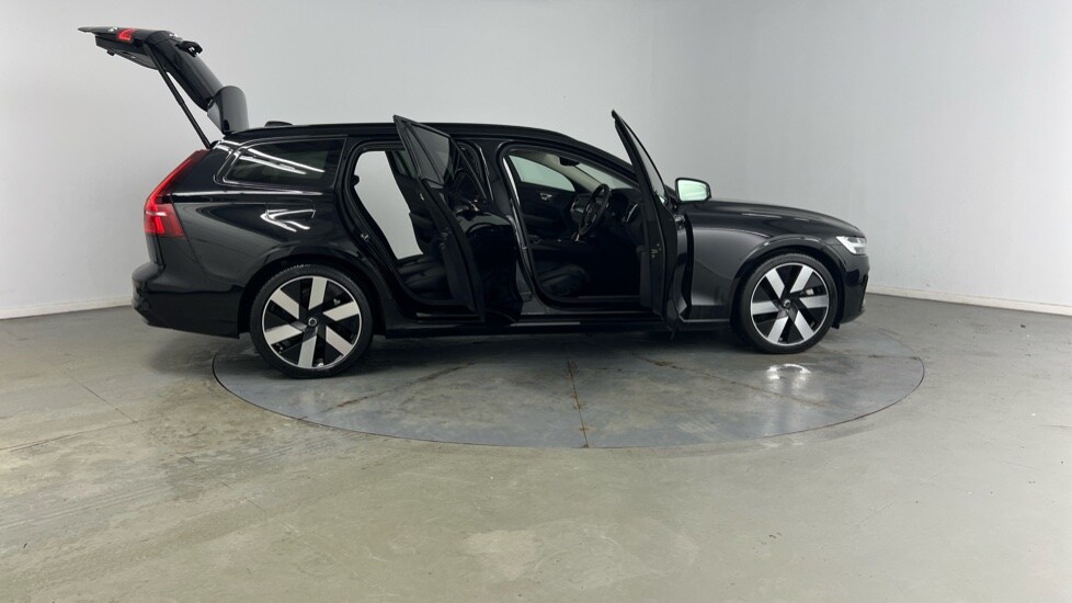 Used Volvo V60 2025 for sale - 76960021: Photo 26