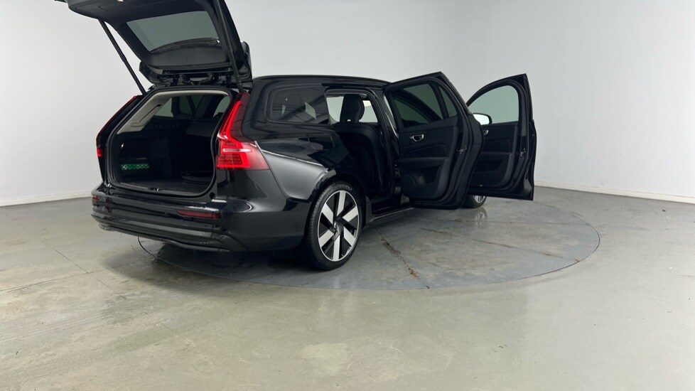 Used Volvo V60 2025 for sale - 76960021: Photo 29