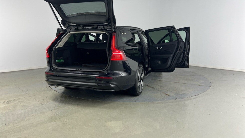 Used Volvo V60 2025 for sale - 76960021: Photo 30