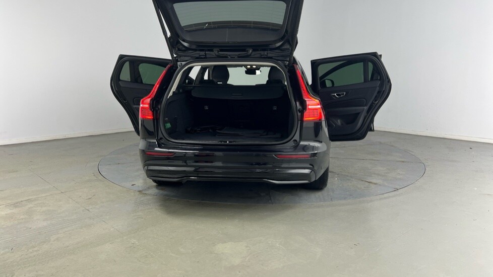 Used Volvo V60 2025 for sale - 76960021: Photo 31