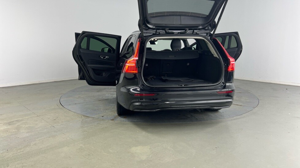 Used Volvo V60 2025 for sale - 76960021: Photo 32