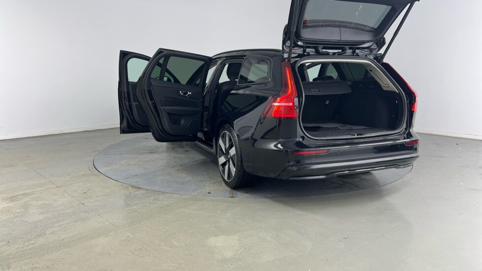 Used Volvo V60 2025 for sale - 76960021: Photo 33