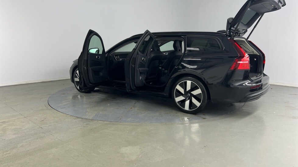 Used Volvo V60 2025 for sale - 76960021: Photo 35