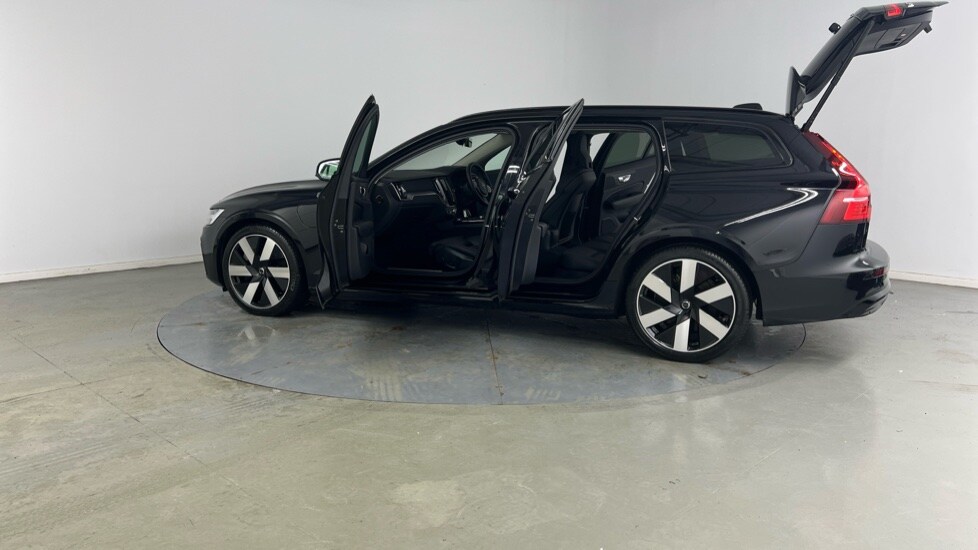 Used Volvo V60 2025 for sale - 76960021: Photo 36