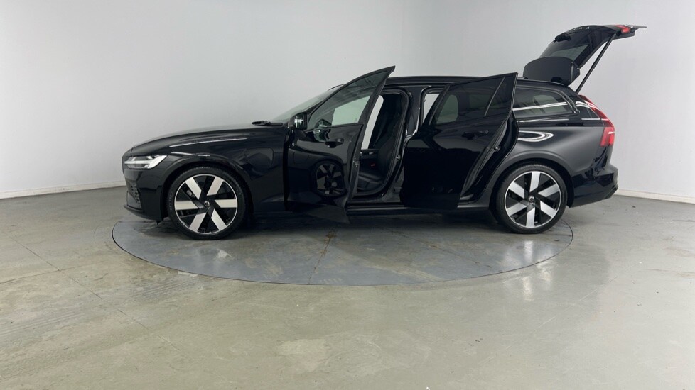 Used Volvo V60 2025 for sale - 76960021: Photo 38