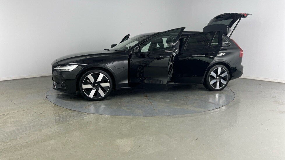 Used Volvo V60 2025 for sale - 76960021: Photo 39