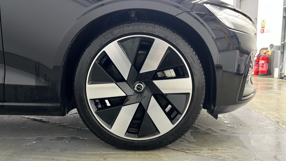 Used Volvo V60 2025 for sale - 76960021: Photo 9