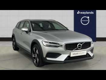 Used Volvo V60 2021 for sale - 75441440: Photo