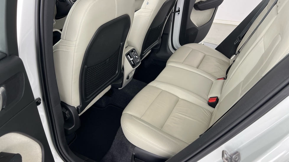 Used Volvo XC40 2021 for sale - 76100000: Photo 43