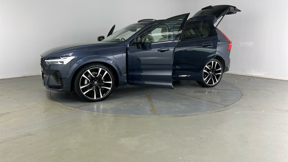 Used Volvo XC60 2022 for sale - 77855769: Photo 41