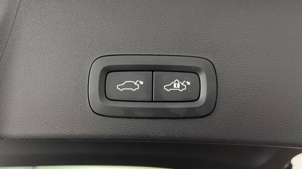 Used Volvo XC40 2023 for sale - 75441354: Photo 44
