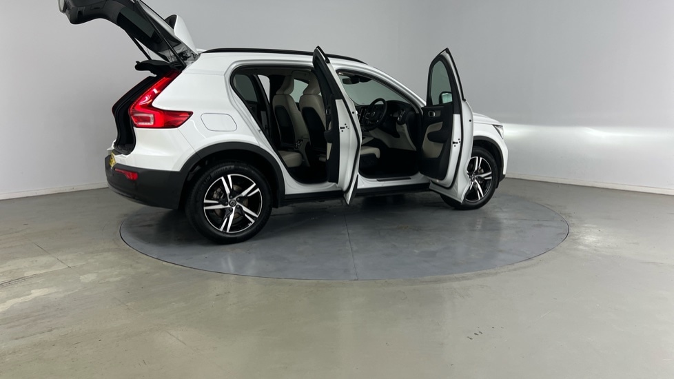 Used Volvo XC40 2023 for sale - 77099124: Photo 28