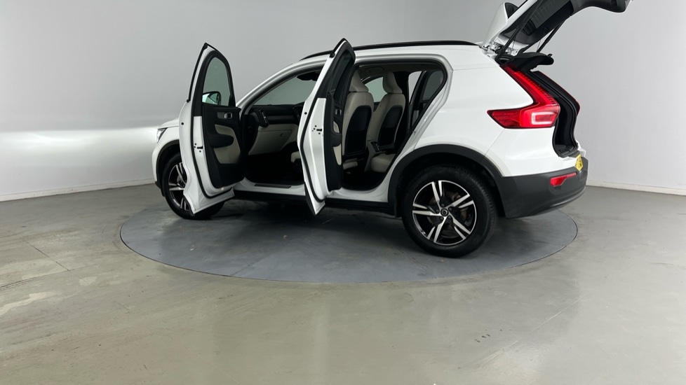Used Volvo XC40 2023 for sale - 77099124: Photo 37