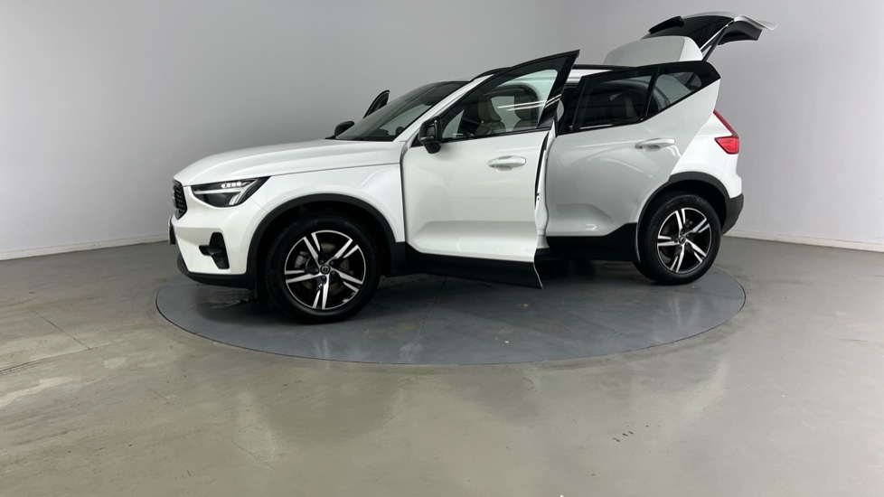 Used Volvo XC40 2023 for sale - 77099124: Photo 41