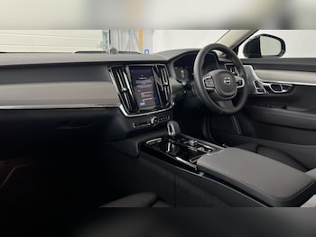 Used Volvo V90 2025 for sale - 75441363: Photo