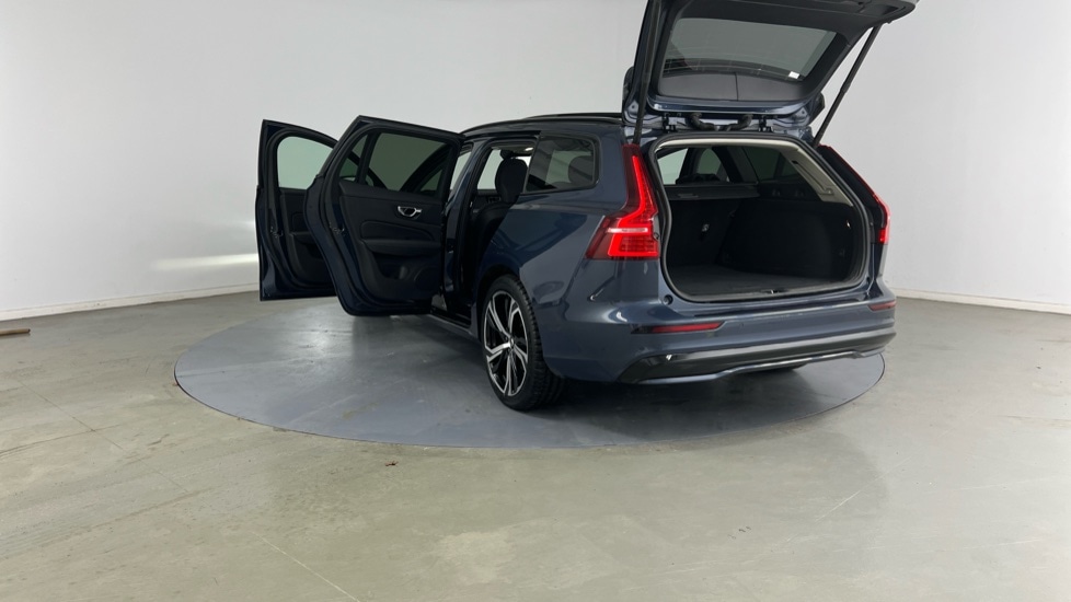 Used Volvo V60 2025 for sale - 77531976: Photo 34