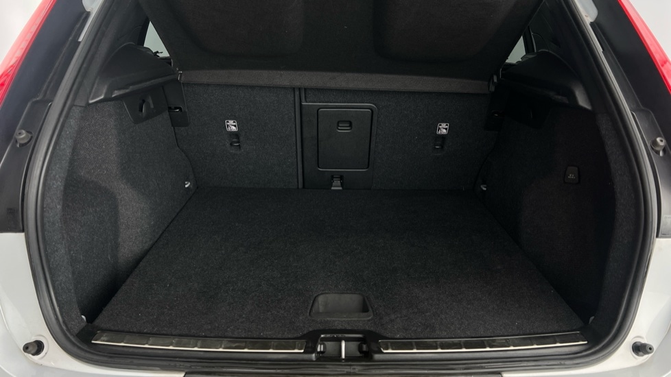 Used Volvo XC40 2021 for sale - 77380949: Photo 5