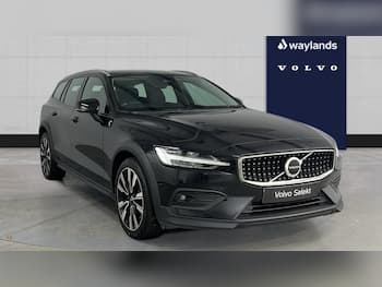 Used Volvo V60 2022 for sale - 79622571: Photo