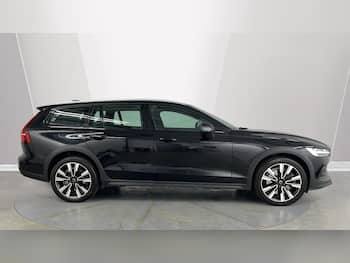 Used Volvo V60 2022 for sale - 79622571: Photo