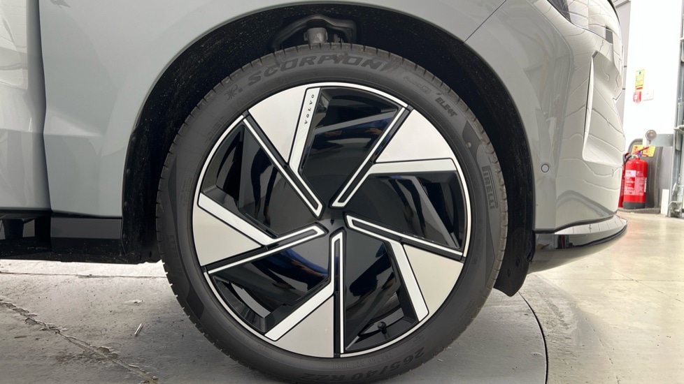 Used Volvo EX90 2025 for sale - 76233981: Photo 9