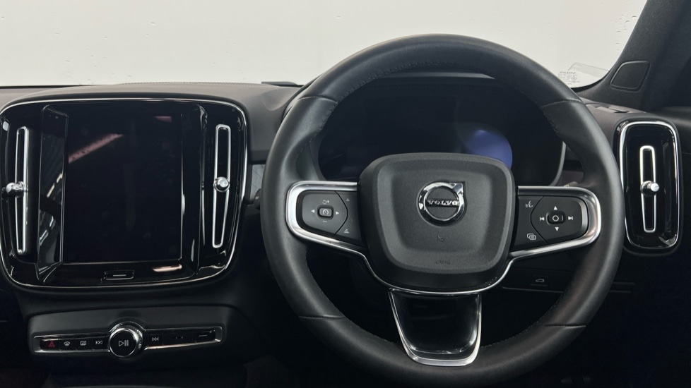 Used Volvo XC40 2023 for sale - 78027878: Photo 10